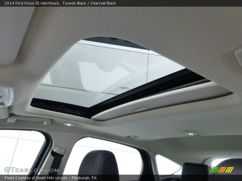 Tuxedo Black / Charcoal Black 2014 Ford Focus SE Hatchback