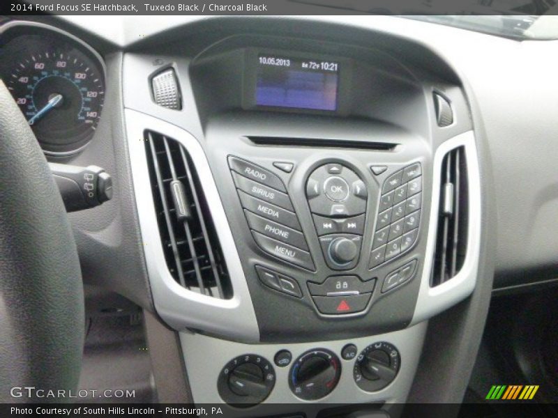 Tuxedo Black / Charcoal Black 2014 Ford Focus SE Hatchback