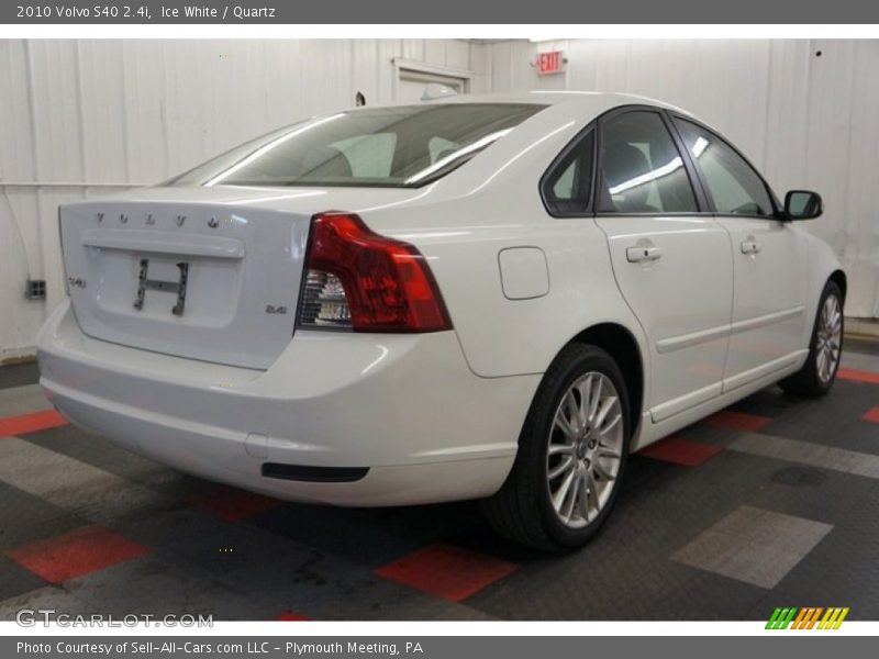 Ice White / Quartz 2010 Volvo S40 2.4i