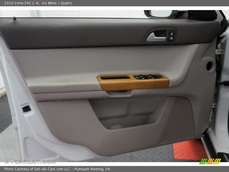 Ice White / Quartz 2010 Volvo S40 2.4i