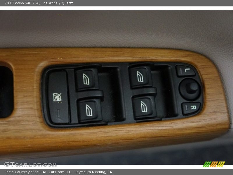 Ice White / Quartz 2010 Volvo S40 2.4i