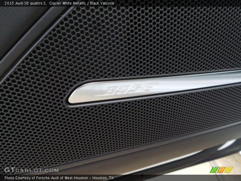 Glacier White Metallic / Black Valcona 2015 Audi S8 quattro S