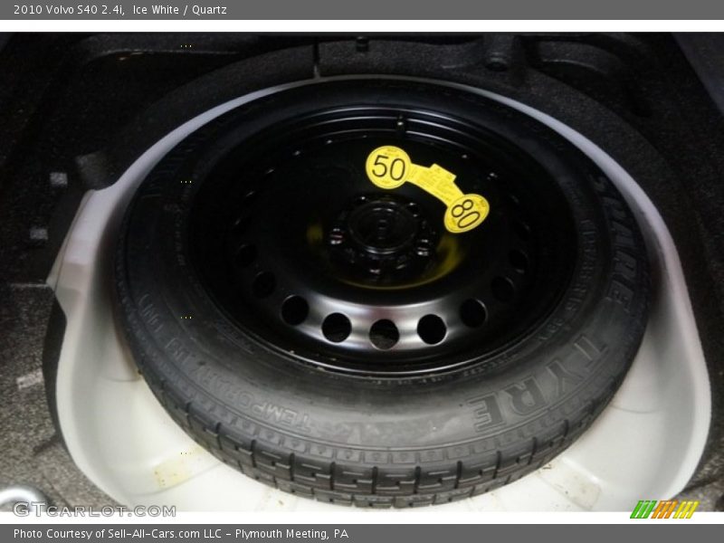 Ice White / Quartz 2010 Volvo S40 2.4i
