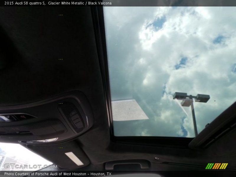 Glacier White Metallic / Black Valcona 2015 Audi S8 quattro S