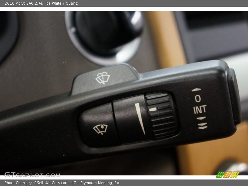 Ice White / Quartz 2010 Volvo S40 2.4i
