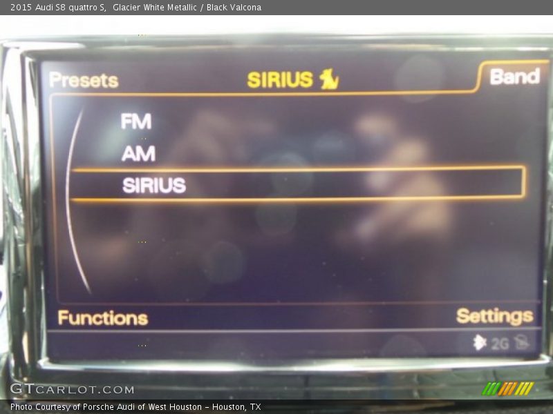 Glacier White Metallic / Black Valcona 2015 Audi S8 quattro S