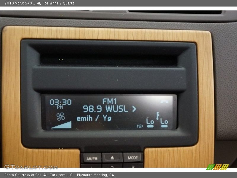 Ice White / Quartz 2010 Volvo S40 2.4i