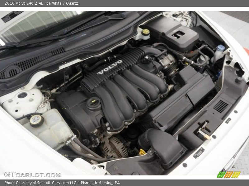 Ice White / Quartz 2010 Volvo S40 2.4i