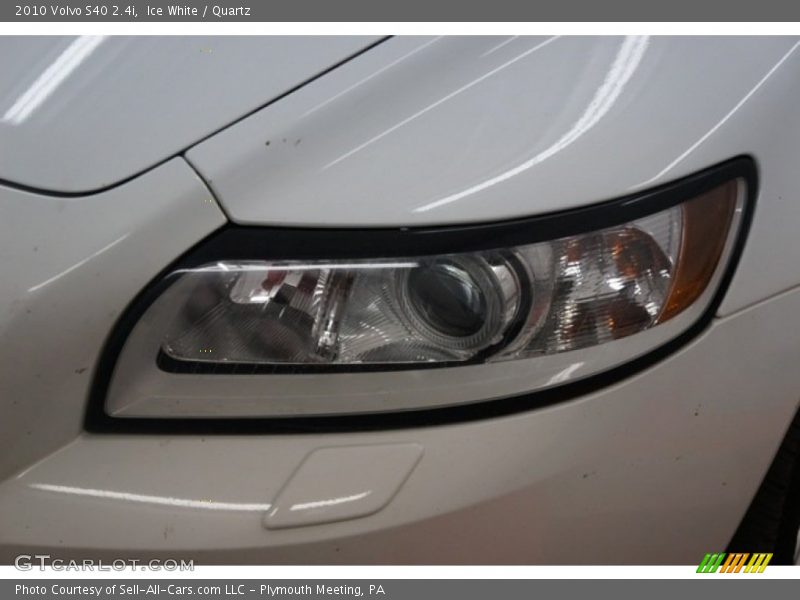 Ice White / Quartz 2010 Volvo S40 2.4i