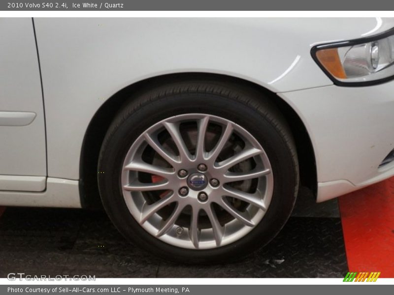 Ice White / Quartz 2010 Volvo S40 2.4i