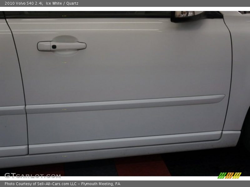 Ice White / Quartz 2010 Volvo S40 2.4i