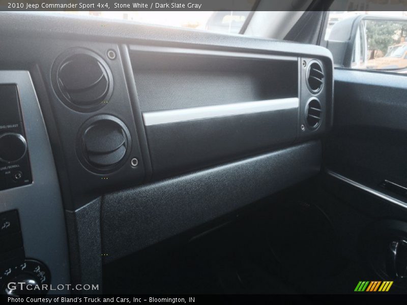 Stone White / Dark Slate Gray 2010 Jeep Commander Sport 4x4