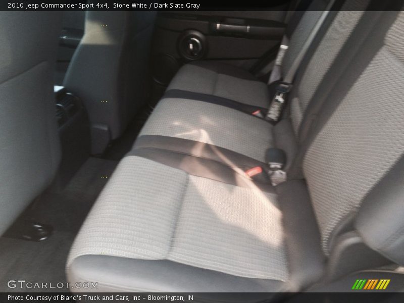 Stone White / Dark Slate Gray 2010 Jeep Commander Sport 4x4