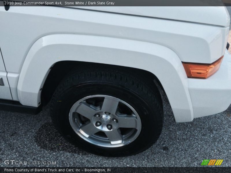 Stone White / Dark Slate Gray 2010 Jeep Commander Sport 4x4