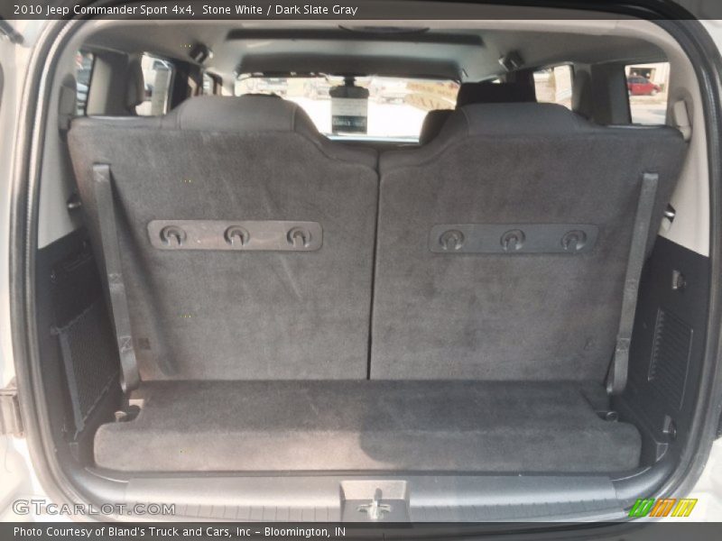 Stone White / Dark Slate Gray 2010 Jeep Commander Sport 4x4