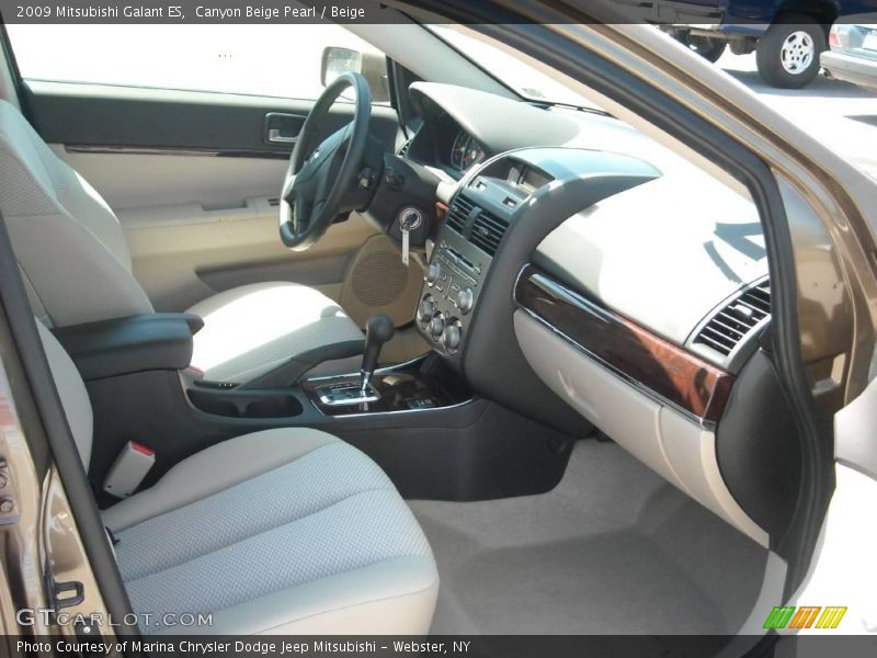 Canyon Beige Pearl / Beige 2009 Mitsubishi Galant ES