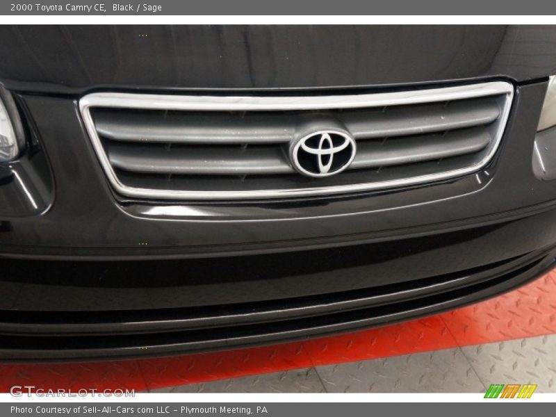 Black / Sage 2000 Toyota Camry CE