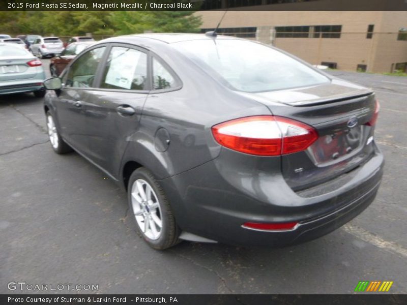Magnetic Metallic / Charcoal Black 2015 Ford Fiesta SE Sedan