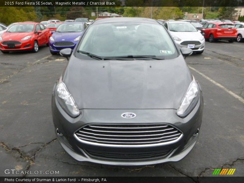 Magnetic Metallic / Charcoal Black 2015 Ford Fiesta SE Sedan