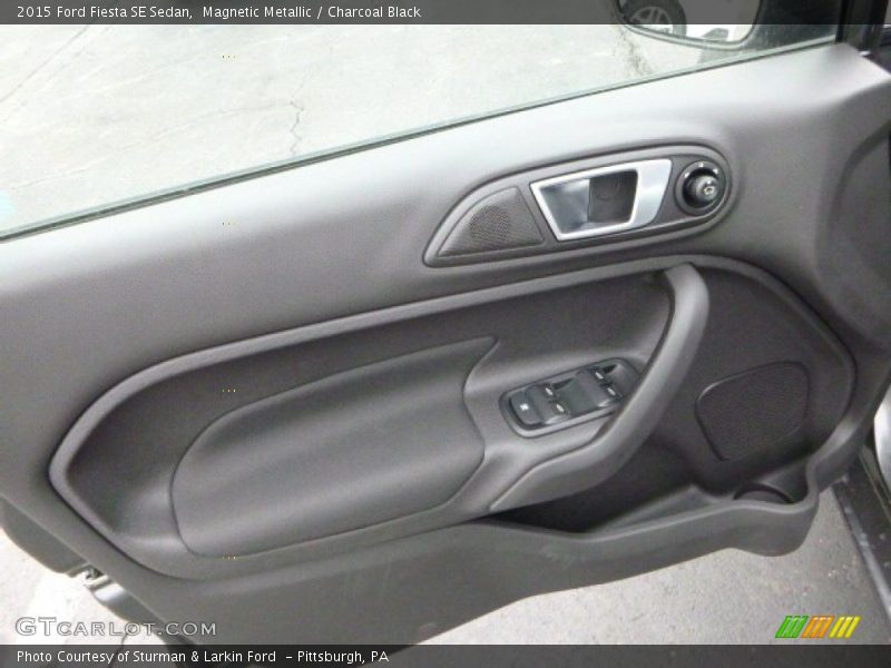 Magnetic Metallic / Charcoal Black 2015 Ford Fiesta SE Sedan