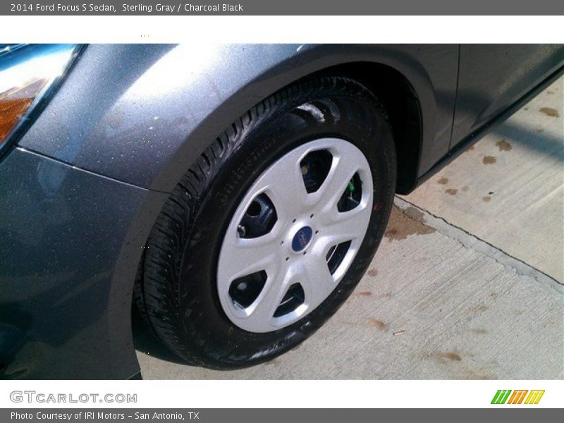 Sterling Gray / Charcoal Black 2014 Ford Focus S Sedan