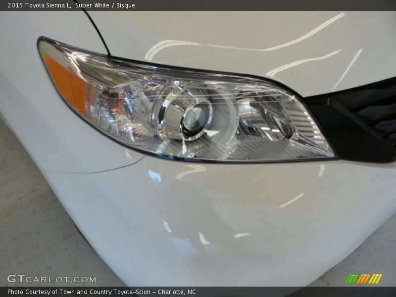 Super White / Bisque 2015 Toyota Sienna L