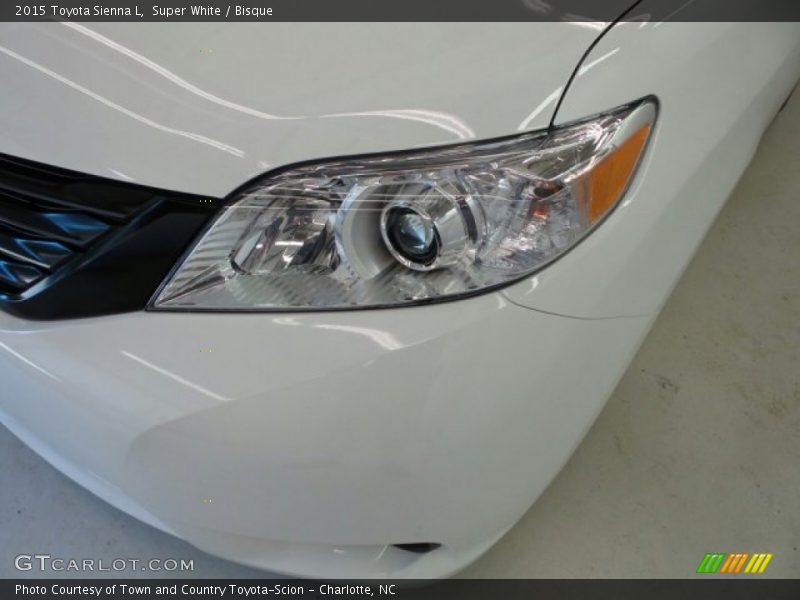 Super White / Bisque 2015 Toyota Sienna L