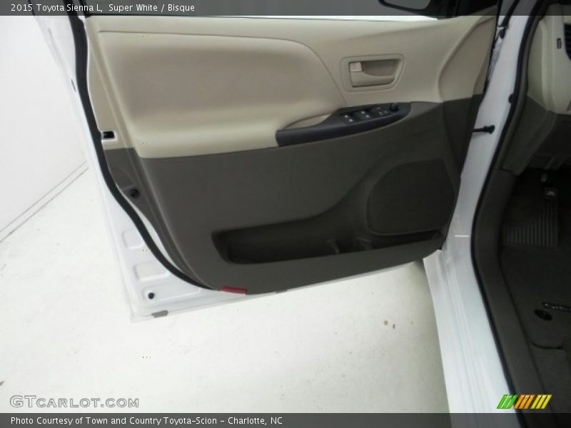 Super White / Bisque 2015 Toyota Sienna L