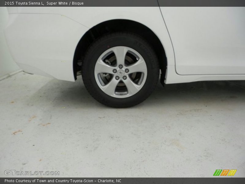Super White / Bisque 2015 Toyota Sienna L