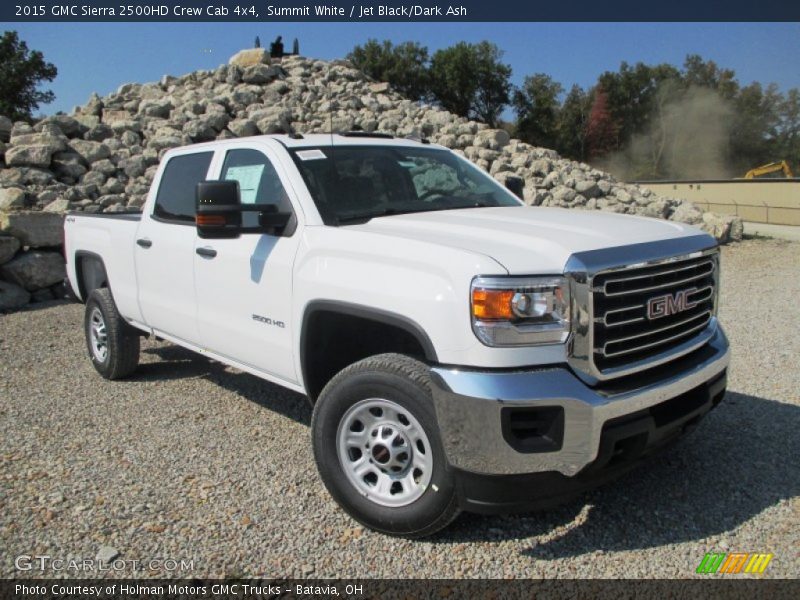 Front 3/4 View of 2015 Sierra 2500HD Crew Cab 4x4