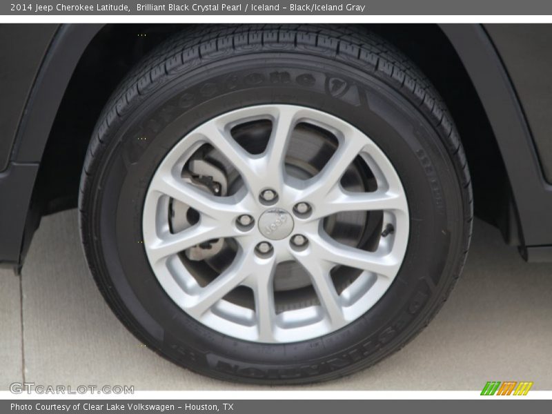 Brilliant Black Crystal Pearl / Iceland - Black/Iceland Gray 2014 Jeep Cherokee Latitude