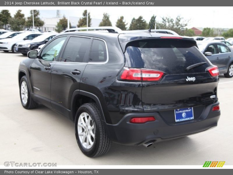 Brilliant Black Crystal Pearl / Iceland - Black/Iceland Gray 2014 Jeep Cherokee Latitude