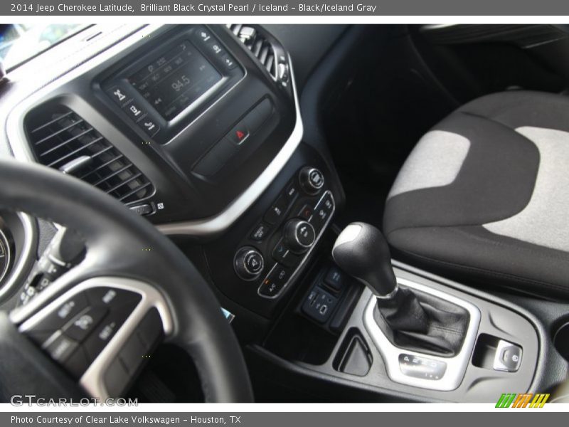 Brilliant Black Crystal Pearl / Iceland - Black/Iceland Gray 2014 Jeep Cherokee Latitude