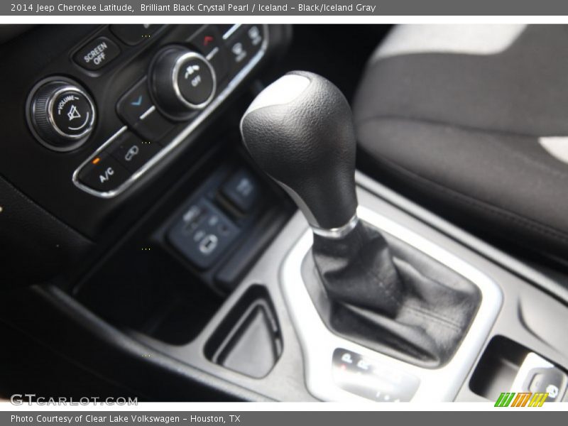 Brilliant Black Crystal Pearl / Iceland - Black/Iceland Gray 2014 Jeep Cherokee Latitude