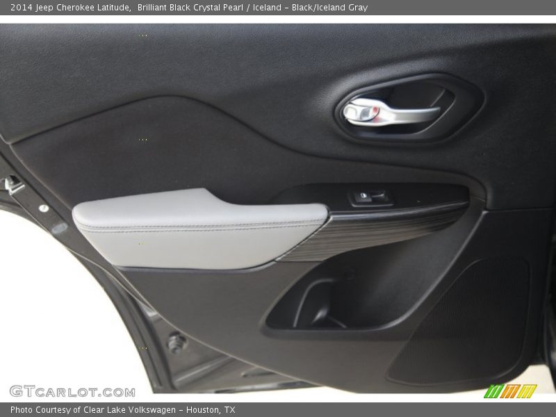 Brilliant Black Crystal Pearl / Iceland - Black/Iceland Gray 2014 Jeep Cherokee Latitude