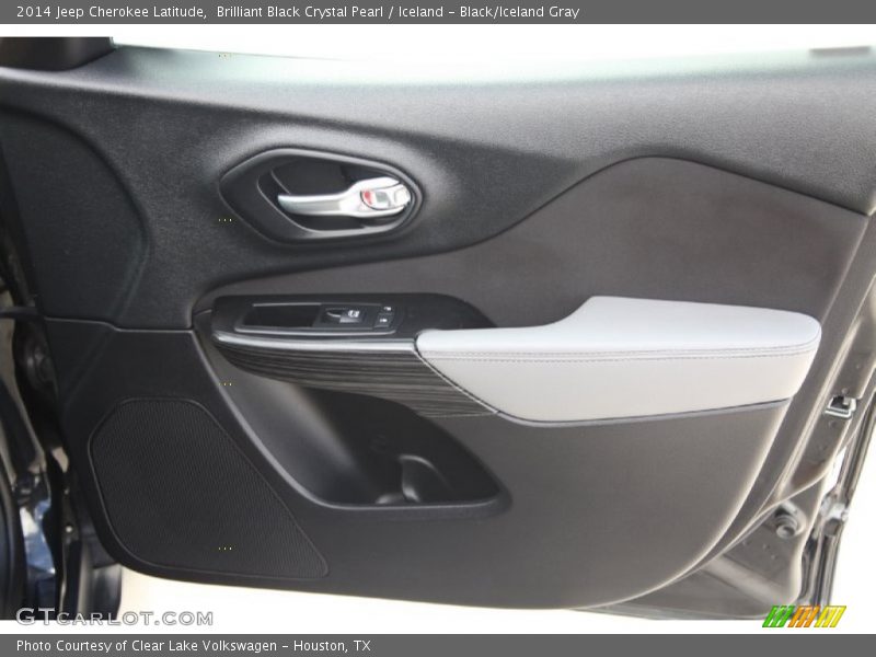 Brilliant Black Crystal Pearl / Iceland - Black/Iceland Gray 2014 Jeep Cherokee Latitude
