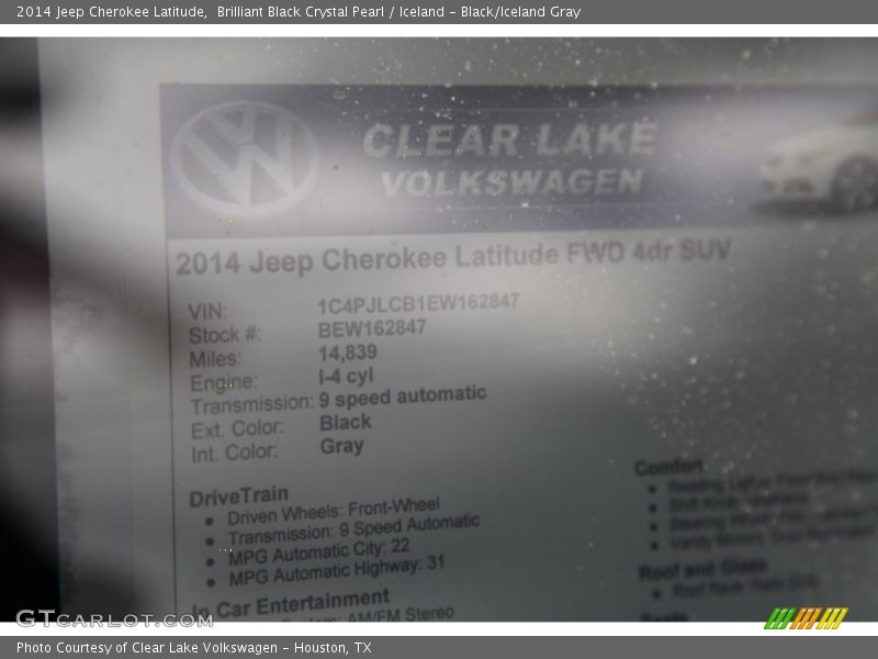 Brilliant Black Crystal Pearl / Iceland - Black/Iceland Gray 2014 Jeep Cherokee Latitude