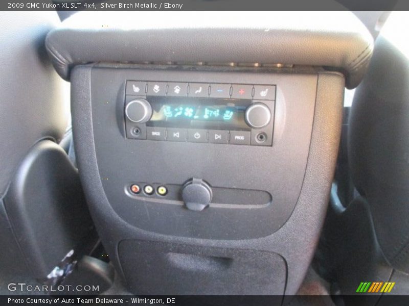 Silver Birch Metallic / Ebony 2009 GMC Yukon XL SLT 4x4