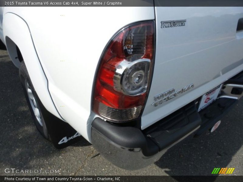 Super White / Graphite 2015 Toyota Tacoma V6 Access Cab 4x4