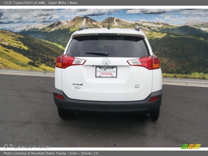 Super White / Black 2015 Toyota RAV4 LE AWD