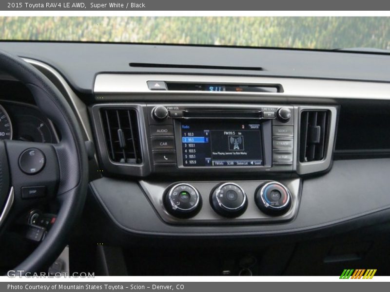 Super White / Black 2015 Toyota RAV4 LE AWD