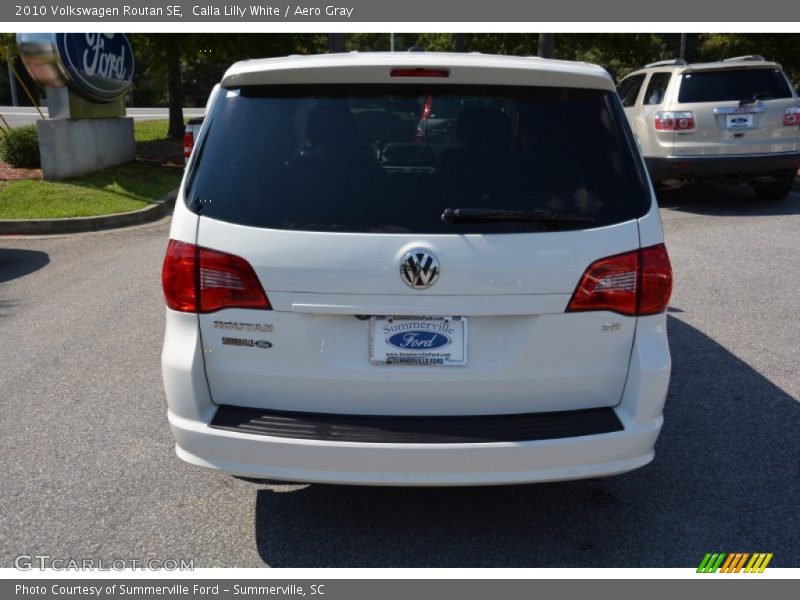 Calla Lilly White / Aero Gray 2010 Volkswagen Routan SE