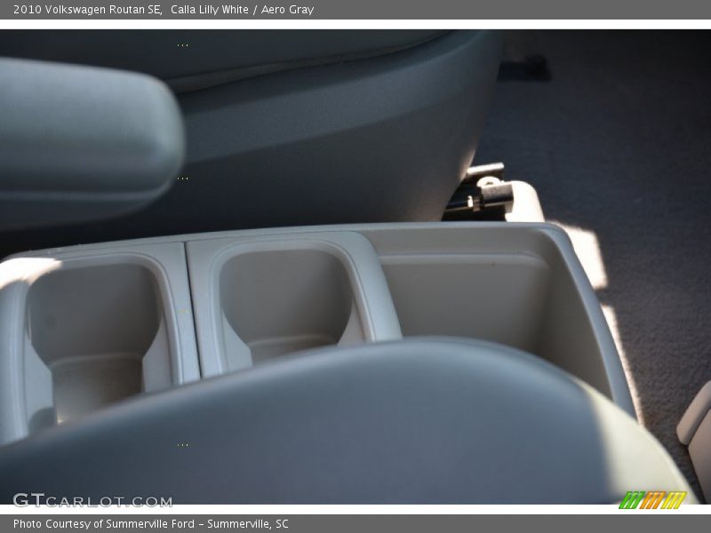 Calla Lilly White / Aero Gray 2010 Volkswagen Routan SE