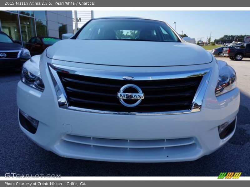 Pearl White / Charcoal 2015 Nissan Altima 2.5 S