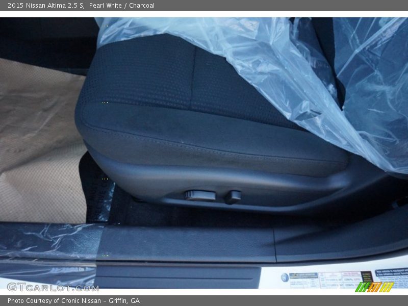 Pearl White / Charcoal 2015 Nissan Altima 2.5 S
