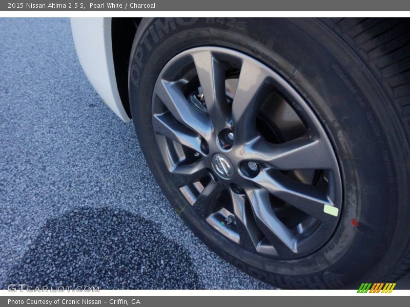 Pearl White / Charcoal 2015 Nissan Altima 2.5 S