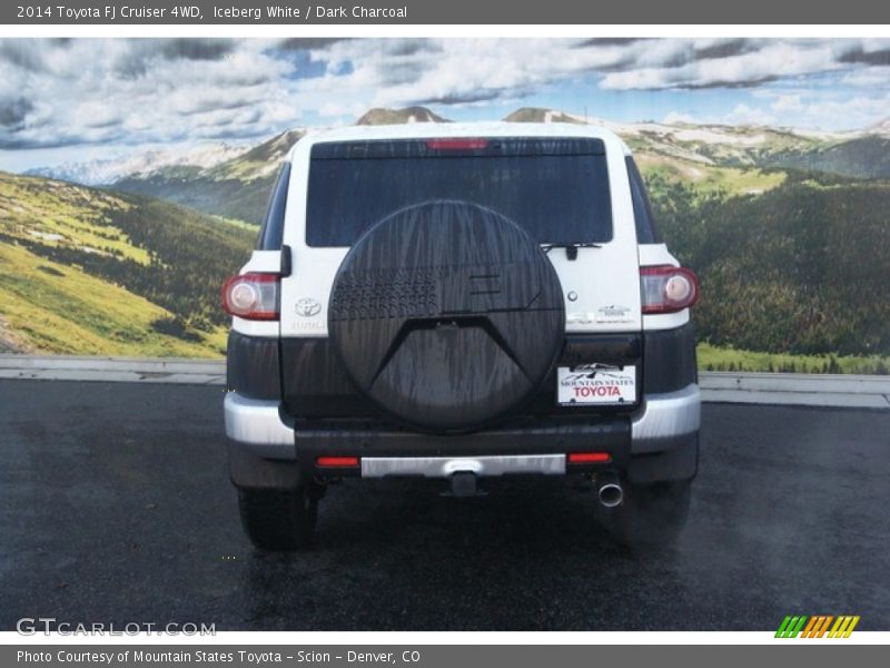 Iceberg White / Dark Charcoal 2014 Toyota FJ Cruiser 4WD