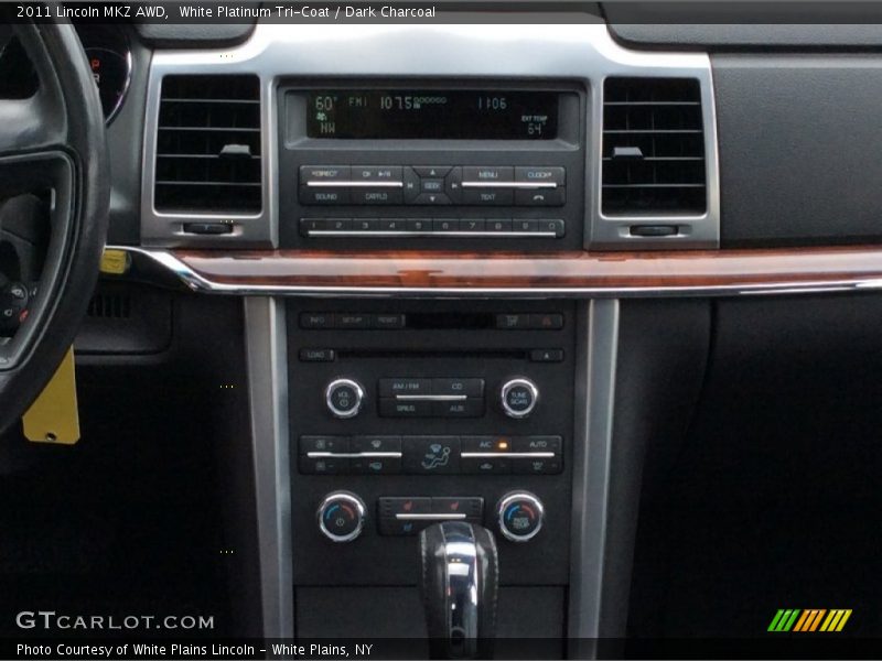 White Platinum Tri-Coat / Dark Charcoal 2011 Lincoln MKZ AWD