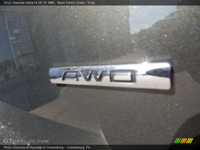 Black Forest Green / Gray 2012 Hyundai Santa Fe SE V6 AWD