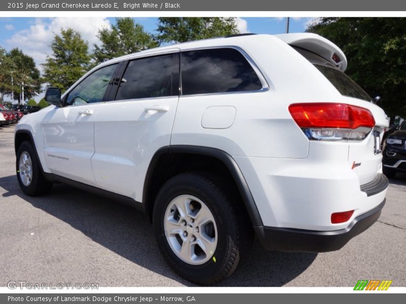 Bright White / Black 2015 Jeep Grand Cherokee Laredo E